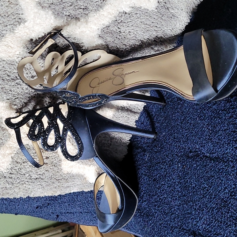 Gorgeous Jessica Simpson dark navy 4" heels
